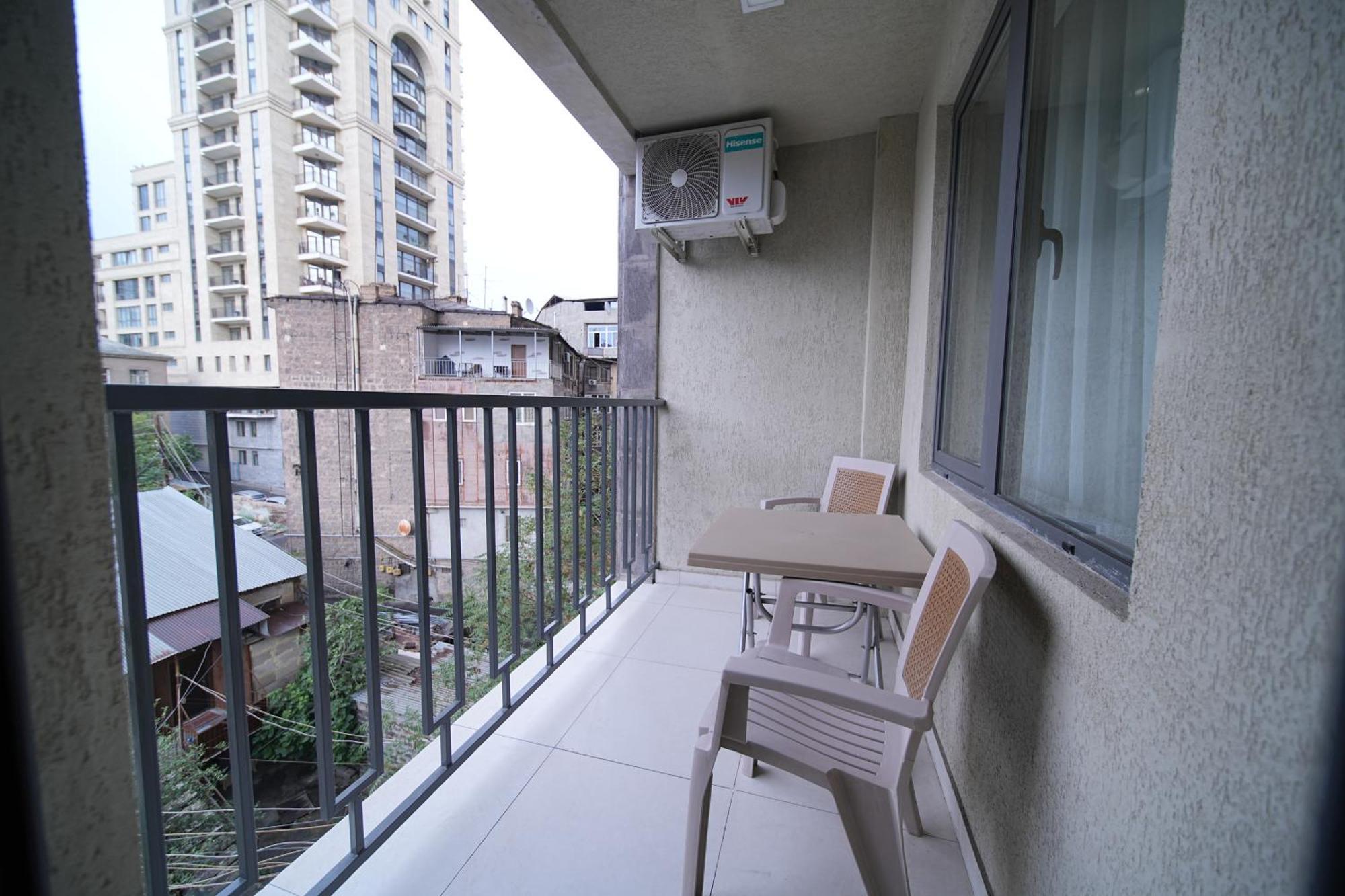 יירבאן Cozy Apartments In The City Centre By Sweet Home מראה חיצוני תמונה